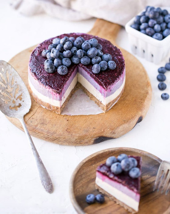 إليكم الطريقة الصحيحة لتحضير تشيز كيك بارد بدون فرن في المنزل صورة رقم 9