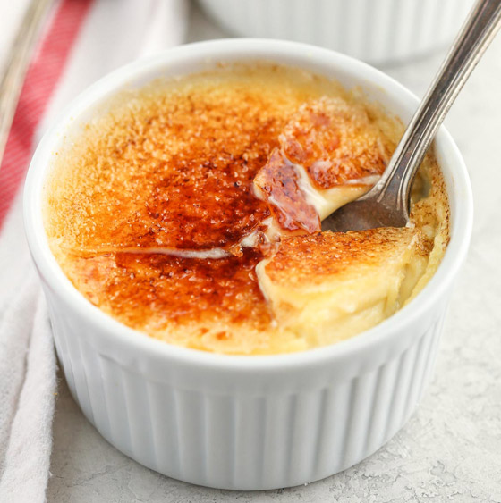 لمحبي الكراميل.. طريقة عمل حلوى كريم بروليه الفرنسية بخطوات بسيطة صورة رقم 3