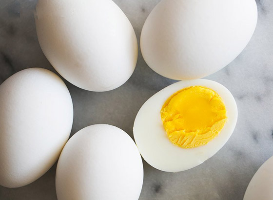 في متناول الجميع.. إليكم 10 أطعمة تقوي البصر والعين صورة رقم 10