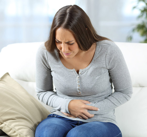 التهاب المثانة والإمساك.. أسباب ألم أسفل البطن عند الرجال والنساء صورة رقم 6