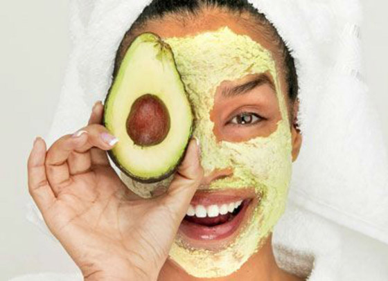 إليكم قائمة بأفضل الماسكات المصنوعة منزليا للعناية بالبشرة صورة رقم 2