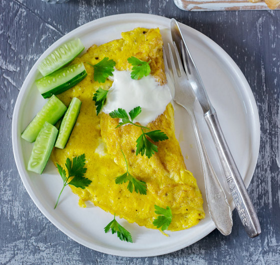 إليكم طريقة تحضير أومليت بالبقدونس لفطور صباحي طيب ولذيذ صورة رقم 8