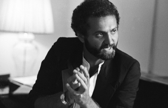 فيرساتشي.. قصة الرجل الذي صمَّم ملابس الملكات والأميرات وقُتل في ظروف غامضة صورة رقم 2