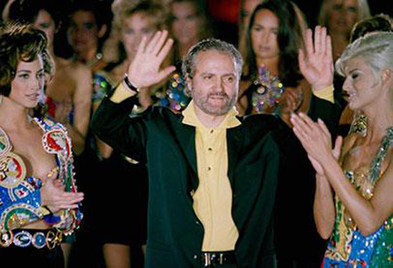 فيرساتشي.. قصة الرجل الذي صمَّم ملابس الملكات والأميرات وقُتل في ظروف غامضة صورة رقم 3