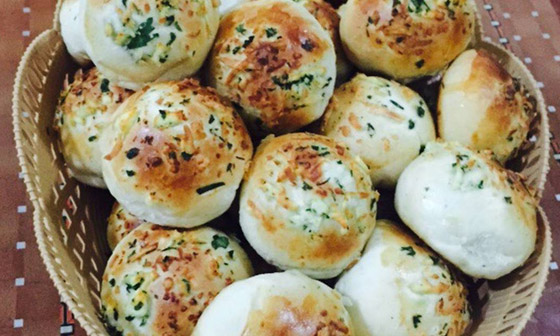 إليكم طريقة تحضير فطائر الجبن بالبقدونس للفطور صورة رقم 5