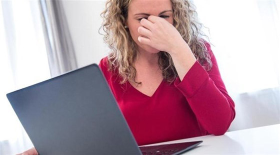 ما هي متلازمة عين المكتب؟ ان كنت تستعمل الكمبيوتر كثيرا قد تصيبك! صورة رقم 1