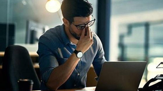 ما هي متلازمة عين المكتب؟ ان كنت تستعمل الكمبيوتر كثيرا قد تصيبك! صورة رقم 4