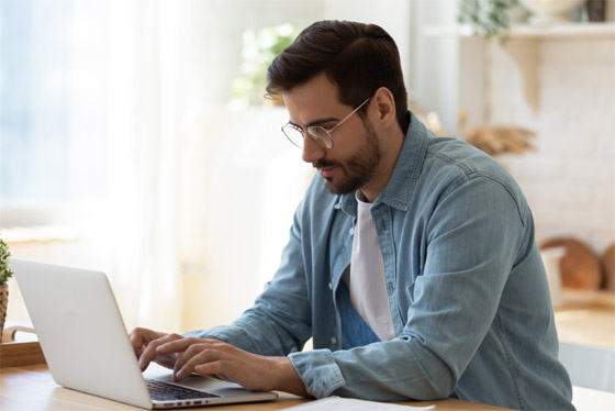 ما هي متلازمة عين المكتب؟ ان كنت تستعمل الكمبيوتر كثيرا قد تصيبك! صورة رقم 2