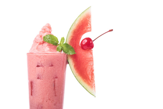 من الفواكه الطبيعية.. كوكتيلات صيفية كفيلة بإبقائك منتعشاً طوال اليوم صورة رقم 5