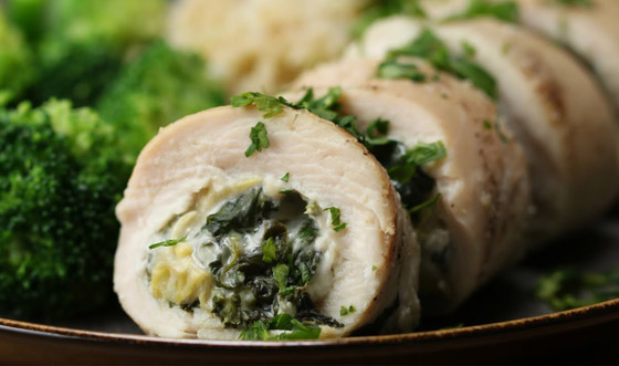طريقة تحضير رولات الدجاج بالسبانخ والجبن للرجيم بطعم شهي ومميز صورة رقم 2