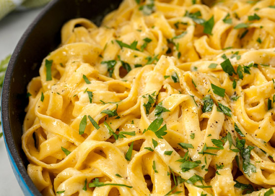 ألذ الأطباق الإيطالية: إليكم طريقة تحضير معكرونة فوتشيني ألفريدو صورة رقم 6 ألذ الأطباق الإيطالية: إليكم طريقة تحضير معكرونة فوتشيني ألفريدو صورة رقم 6