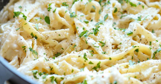 ألذ الأطباق الإيطالية: إليكم طريقة تحضير معكرونة فوتشيني ألفريدو صورة رقم 7 ألذ الأطباق الإيطالية: إليكم طريقة تحضير معكرونة فوتشيني ألفريدو صورة رقم 7