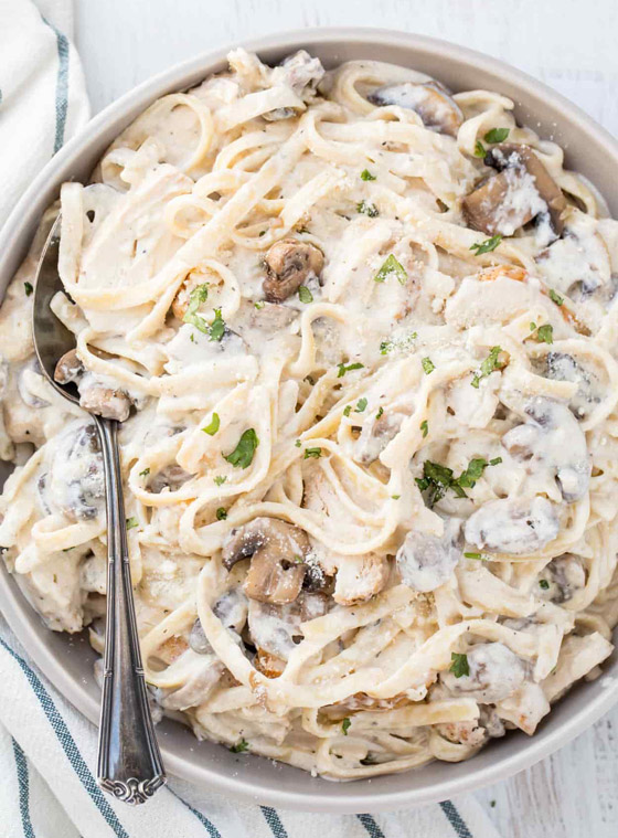 ألذ الأطباق الإيطالية: إليكم طريقة تحضير معكرونة فوتشيني ألفريدو صورة رقم 10 ألذ الأطباق الإيطالية: إليكم طريقة تحضير معكرونة فوتشيني ألفريدو صورة رقم 10