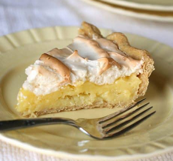 إليكم طريقة تحضير فطيرة المرنغ والأناناس المبتكرة الشهية والمميزة صورة رقم 6 إليكم طريقة تحضير فطيرة المرنغ والأناناس المبتكرة الشهية والمميزة صورة رقم 6