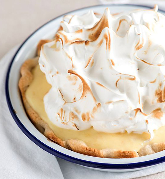 إليكم طريقة تحضير فطيرة المرنغ والأناناس المبتكرة الشهية والمميزة صورة رقم 7 إليكم طريقة تحضير فطيرة المرنغ والأناناس المبتكرة الشهية والمميزة صورة رقم 7