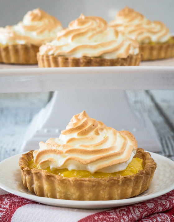 إليكم طريقة تحضير فطيرة المرنغ والأناناس المبتكرة الشهية والمميزة صورة رقم 10 إليكم طريقة تحضير فطيرة المرنغ والأناناس المبتكرة الشهية والمميزة صورة رقم 10