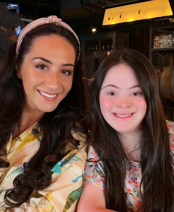 لأول مرة عارضة أزياء بمتلازمة داون تظهر على صفحات مجلة فوغ صورة رقم 10