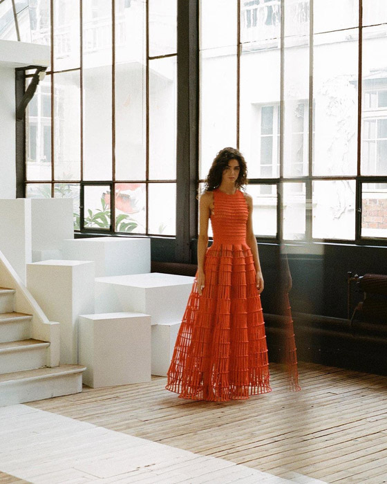 ثوب وحيد فقط في مجموعة ربيع كيروز للأزياء الراقية صورة رقم 2