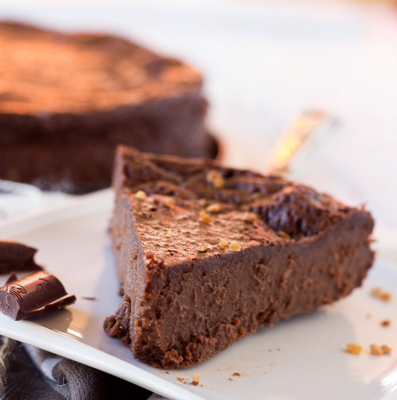 باردة تروي في الصيف.. إليكم طريقة تحضير كيكة الشوكولاتة بدون طحين صورة رقم 10 باردة تروي في الصيف.. إليكم طريقة تحضير كيكة الشوكولاتة بدون طحين صورة رقم 10