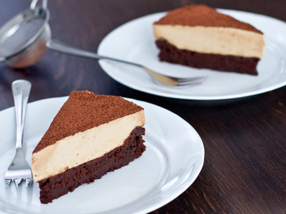 باردة تروي في الصيف.. إليكم طريقة تحضير كيكة الشوكولاتة بدون طحين صورة رقم 13 باردة تروي في الصيف.. إليكم طريقة تحضير كيكة الشوكولاتة بدون طحين صورة رقم 13