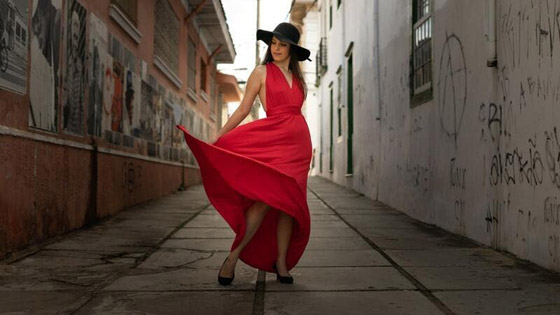 موديلات فساتين خطوبة باللون الأحمر صورة رقم 4