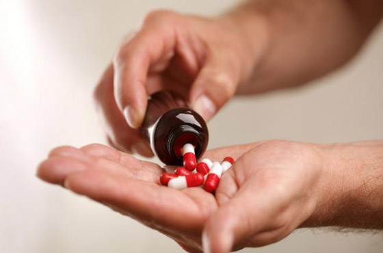 هل تشعر برائحة فم كريهة عند وضع القناع؟ إليك بعض الأسباب وراء هذه المشكلة صورة رقم 6