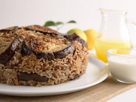 مقلوبة باذنجان باللحمة لسفرة مميزة صورة رقم 3