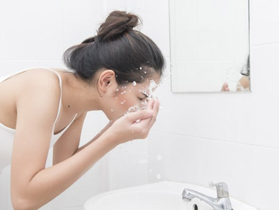 انتبهوا: 16 خطأ غير مقصود يتسبب في دمار بشرتكم وظهور المشاكل! صورة رقم 5