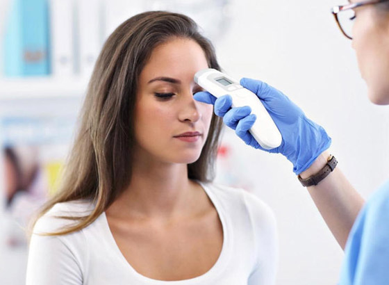 أعراض وأسباب الإحساس بحرارة في الجسم مع أن درجة الحرارة طبيعية صورة رقم 1