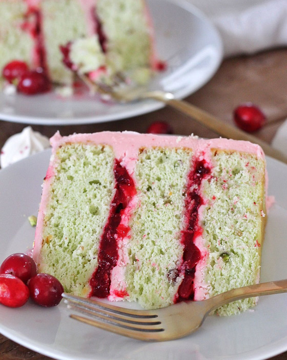خاصة بسهرات الليالي الصيفية.. طريقة تحضير كيكة التوت البري الباردة صورة رقم 7 خاصة بسهرات الليالي الصيفية.. طريقة تحضير كيكة التوت البري الباردة صورة رقم 7