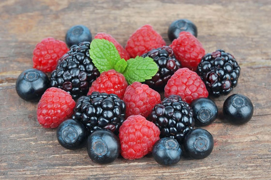 التوت البري والعنب الأحمر للبشرة الدهنية صورة رقم 4