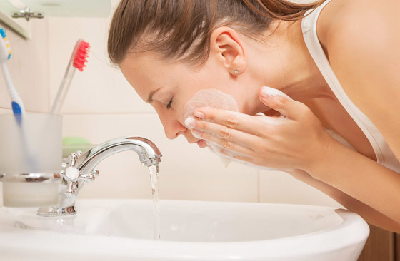 العناية الزائدة بالبشرة تعطي مفعولا عكسيا.. 10 أشياء لا تفعلوها أبدا! صورة رقم 6 العناية الزائدة بالبشرة تعطي مفعولا عكسيا.. 10 أشياء لا تفعلوها أبدا! صورة رقم 6