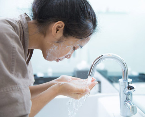 العناية الزائدة بالبشرة تعطي مفعولا عكسيا.. 10 أشياء لا تفعلوها أبدا! صورة رقم 10 العناية الزائدة بالبشرة تعطي مفعولا عكسيا.. 10 أشياء لا تفعلوها أبدا! صورة رقم 10