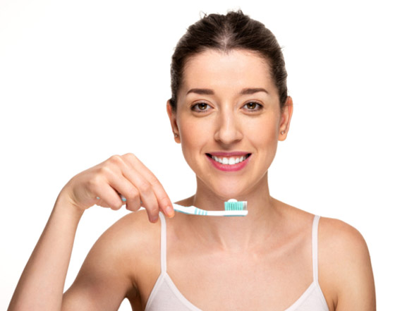 نظن أنها تحمي الأسنان.. أخطاء شائعة نرتكبها ولا نعلم أنها ضارة بالفم! صورة رقم 9 نظن أنها تحمي الأسنان.. أخطاء شائعة نرتكبها ولا نعلم أنها ضارة بالفم! صورة رقم 9