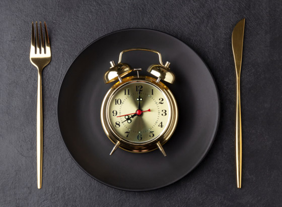 تعرفوا إلى 5 أخطاء صحية شائعة يرتكبها البعض بعد الساعة الـ7 مساء صورة رقم 1