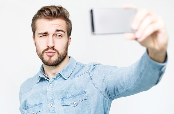 إنسان يعشق ذاته بشدة.. 6 علامات تحذرك أن شريكك شخص نرجسي! صورة رقم 10 إنسان يعشق ذاته بشدة.. 6 علامات تحذرك أن شريكك شخص نرجسي! صورة رقم 10