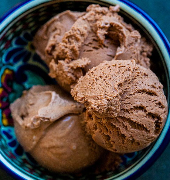 لطعم منعش ولذيذ.. إليكم طريقة صنع الآيس كريم بدون آلة صورة رقم 5 لطعم منعش ولذيذ.. إليكم طريقة صنع الآيس كريم بدون آلة صورة رقم 5