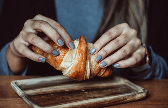 ألذ وأشهر المعجنات في العالم.. إليكم طريقة تحضير الكرواسون في المنزل صورة رقم 2 ألذ وأشهر المعجنات في العالم.. إليكم طريقة تحضير الكرواسون في المنزل صورة رقم 2