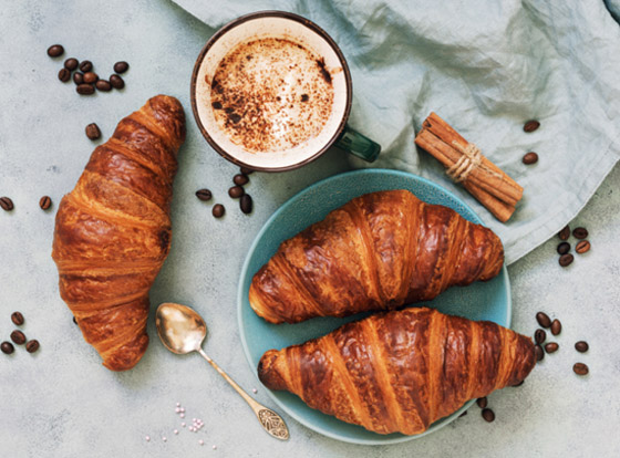ألذ وأشهر المعجنات في العالم.. إليكم طريقة تحضير الكرواسون في المنزل صورة رقم 1 ألذ وأشهر المعجنات في العالم.. إليكم طريقة تحضير الكرواسون في المنزل صورة رقم 1