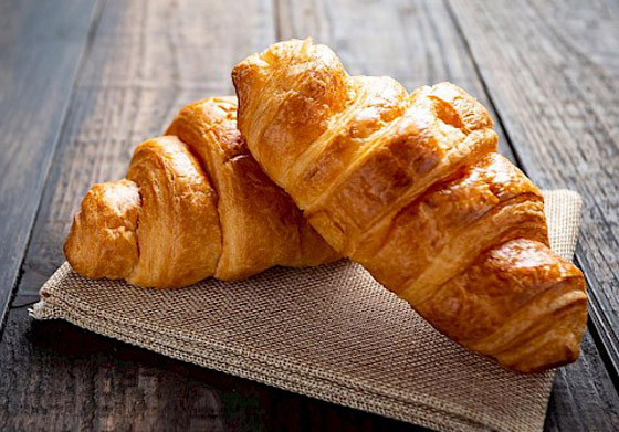 ألذ وأشهر المعجنات في العالم.. إليكم طريقة تحضير الكرواسون في المنزل صورة رقم 7 ألذ وأشهر المعجنات في العالم.. إليكم طريقة تحضير الكرواسون في المنزل صورة رقم 7