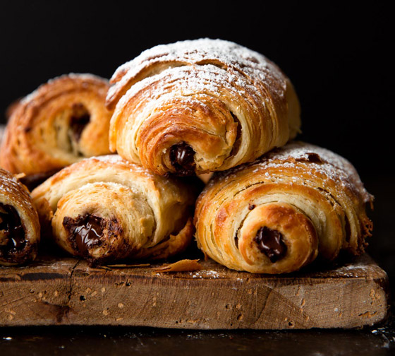 ألذ وأشهر المعجنات في العالم.. إليكم طريقة تحضير الكرواسون في المنزل صورة رقم 9 ألذ وأشهر المعجنات في العالم.. إليكم طريقة تحضير الكرواسون في المنزل صورة رقم 9