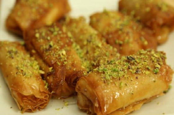 إليكم طريقة تحضير حلى زنود الست لأطيب ضيافة لعيد الأضحى صورة رقم 3