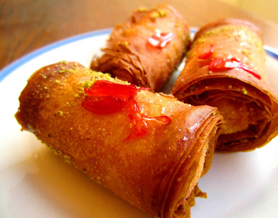 إليكم طريقة تحضير حلى زنود الست لأطيب ضيافة لعيد الأضحى صورة رقم 7