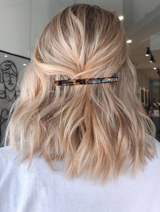 شعر متطاير بإطلالات مختلفة كل يوم.. 10 أفكار لتسريحات الشعر المنسدل صورة رقم 7