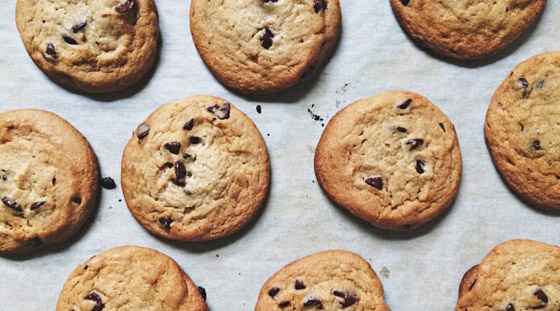 نسيته في الفرن؟ يمكنك إصلاح الأمر.. 5 حيل ذكية لإنقاذ الكوكيز المحترق صورة رقم 8 نسيته في الفرن؟ يمكنك إصلاح الأمر.. 5 حيل ذكية لإنقاذ الكوكيز المحترق صورة رقم 8