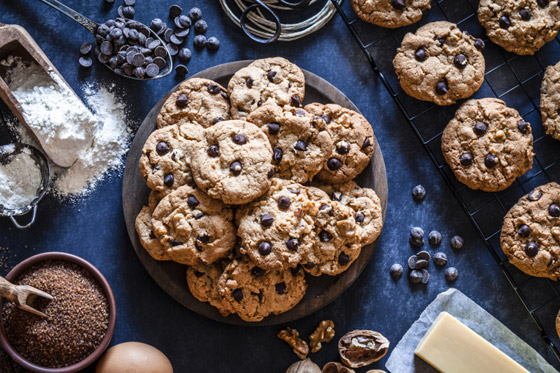 نسيته في الفرن؟ يمكنك إصلاح الأمر.. 5 حيل ذكية لإنقاذ الكوكيز المحترق صورة رقم 9 نسيته في الفرن؟ يمكنك إصلاح الأمر.. 5 حيل ذكية لإنقاذ الكوكيز المحترق صورة رقم 9