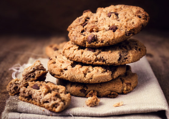 نسيته في الفرن؟ يمكنك إصلاح الأمر.. 5 حيل ذكية لإنقاذ الكوكيز المحترق صورة رقم 10 نسيته في الفرن؟ يمكنك إصلاح الأمر.. 5 حيل ذكية لإنقاذ الكوكيز المحترق صورة رقم 10