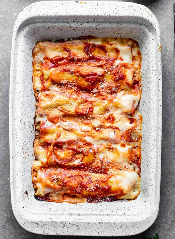 إليكم طريقة تحضير كانيلوني باللحم المفروم وصلصة الطماطم الشهي صورة رقم 8