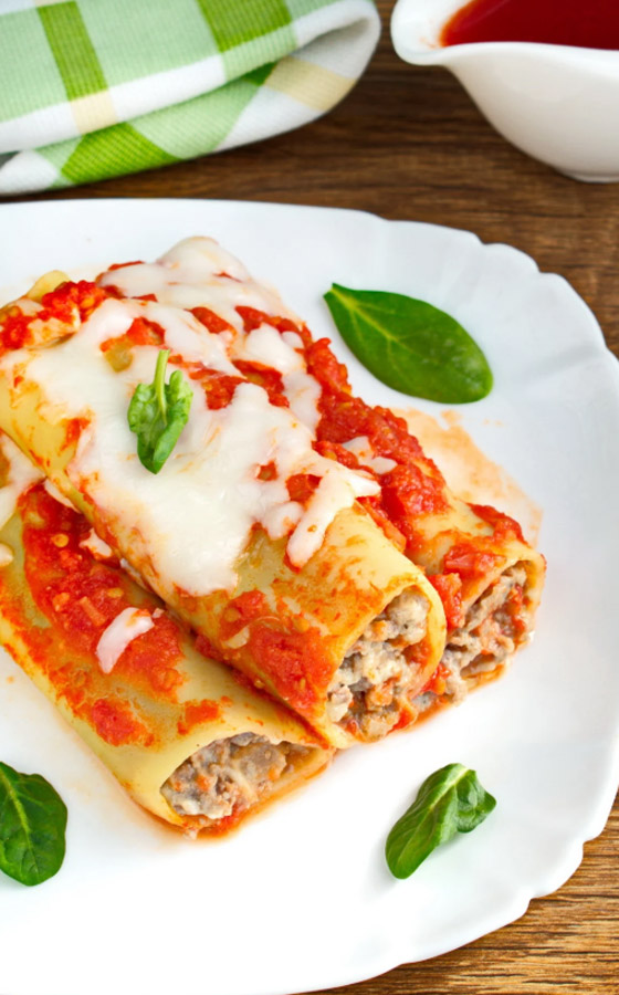 إليكم طريقة تحضير كانيلوني باللحم المفروم وصلصة الطماطم الشهي صورة رقم 9