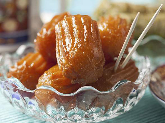 سهلة وسريعة.. 6 خطوات لتحضير حلوى بلح الشام الطيب في المنزل صورة رقم 8